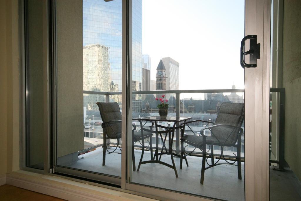 Yonge Suites Furnished Apartments Toronto Habitación foto